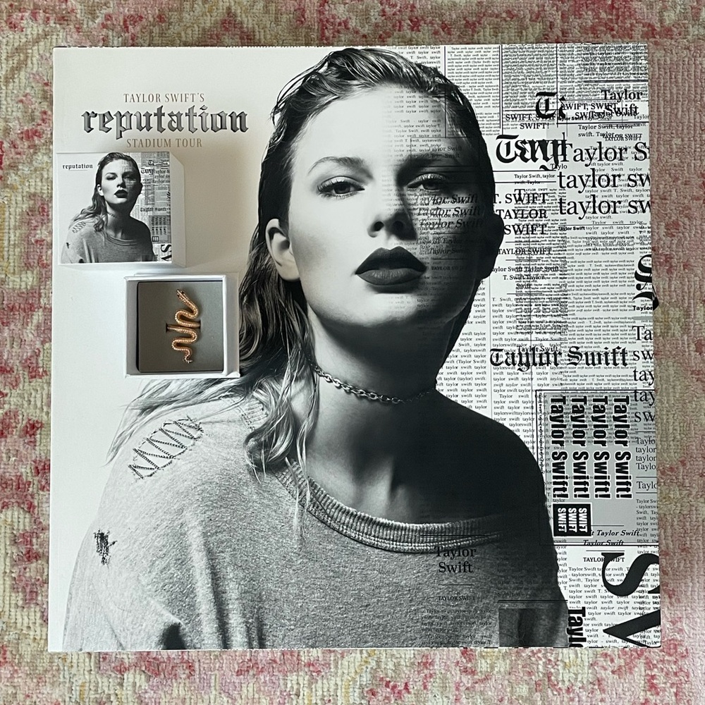 Taylor Swift Reputation vip box & snake ring BUNDLE